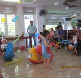 VINH HUNG ORGANIZED THE MID-AUTUMN FESTIVAL FOR CHILDRE - Vinh Hung JSC