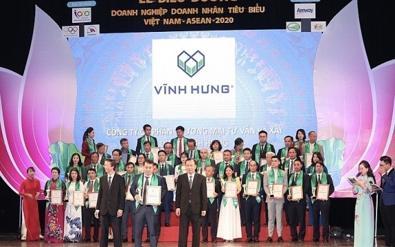 Vinh Hung wins the award ASEAN Typical Enterprises 2020 - Vinh Hung JSC