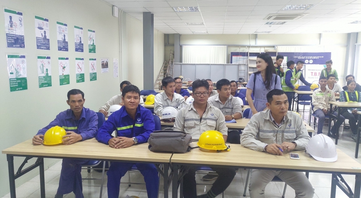 Khóa đào tạo “An toàn lao động, vệ sinh môi trường” dàn - VĨNH HƯNG JSC