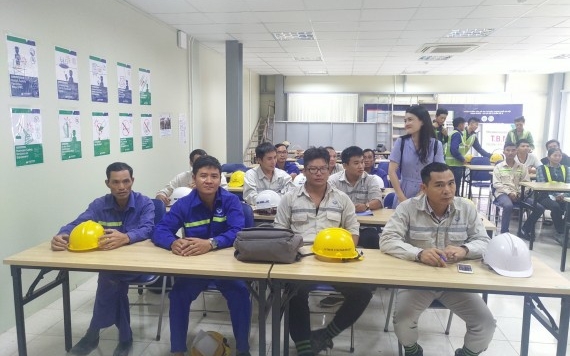 Khóa đào tạo “An toàn lao động, vệ sinh môi trường” dàn - Vinh Hung JSC