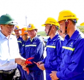 Thủ tướng kiểm tra cao tốc Quy Nhơn - Chí Thạnh - Vinh Hung JSC