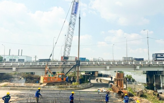 CONSTRUCTION AT THE BINH PHUOC 1 BRIDGE PROJECT - Vinh Hung JSC