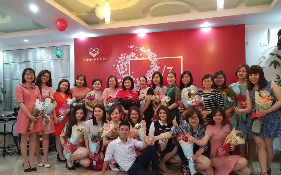 Vinh Hung holds International Women\\\\\\\\\\\\\\\\\\\\\\\\\\\\\\\\\\\\\\\\\\\\\\\\\\\\\\\\\\\\\\\\\ - Vinh Hung JSC