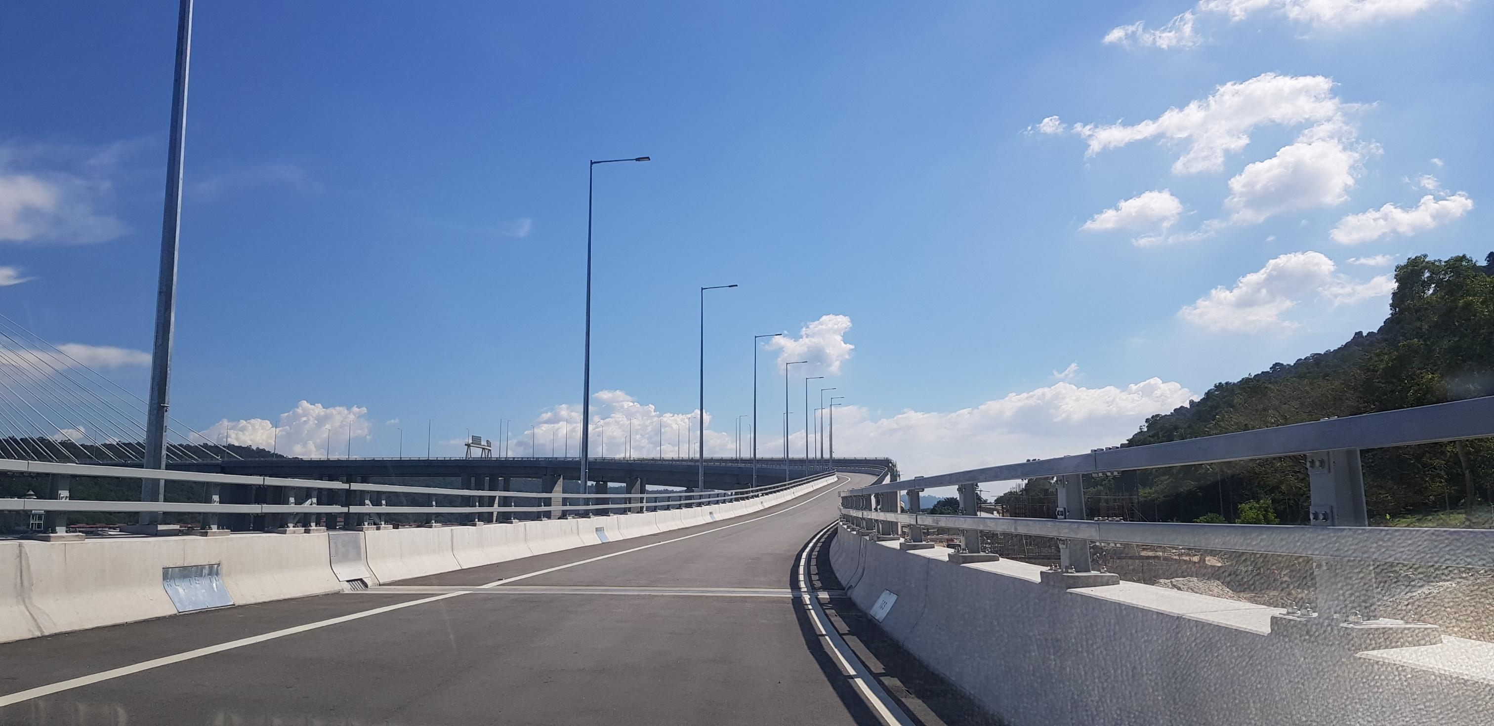 THE PROJECT OF BUILDING A LONGEST SEA CROSSING BRIDGE Vinh Hung JSC