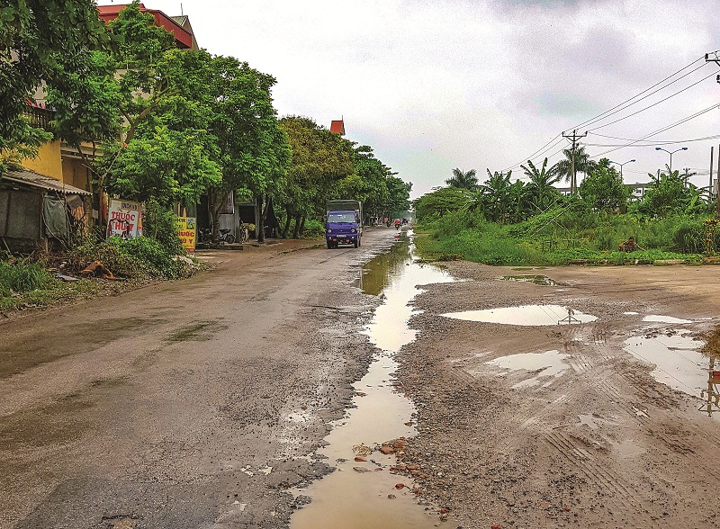 URGENTLY REPAIRING NATIONAL HIGHWAY 61 (SECTION PASSING  THROUGH KIEN GIANG)