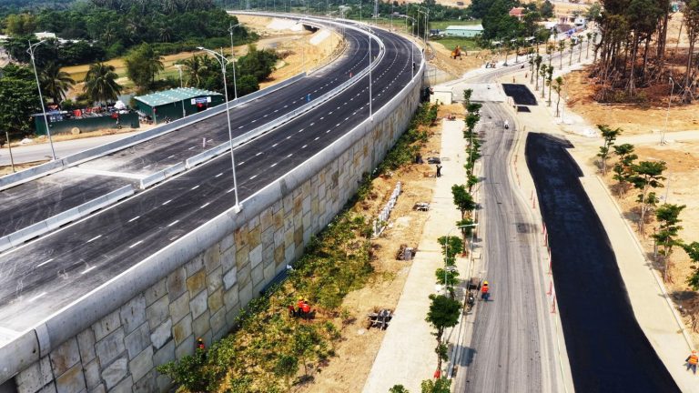 Dấu ấn kỹ thuật trên tuyến đường ven biển nối cảng Liên Chiểu