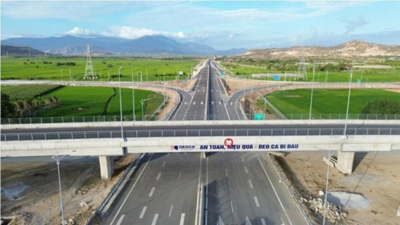 Cam Lam – Vinh Hao Expressway