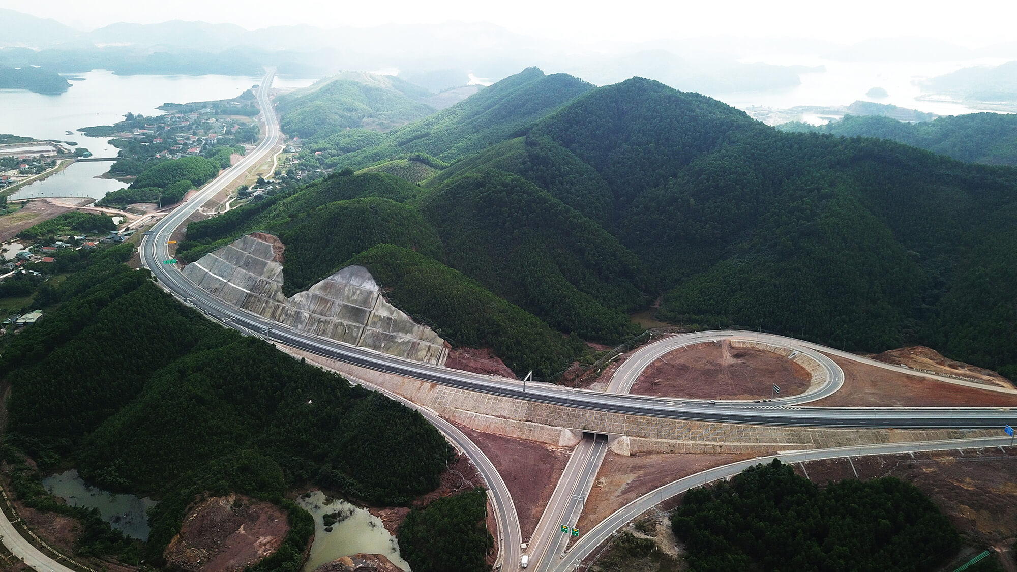 Ha Long – Van Don Expressway