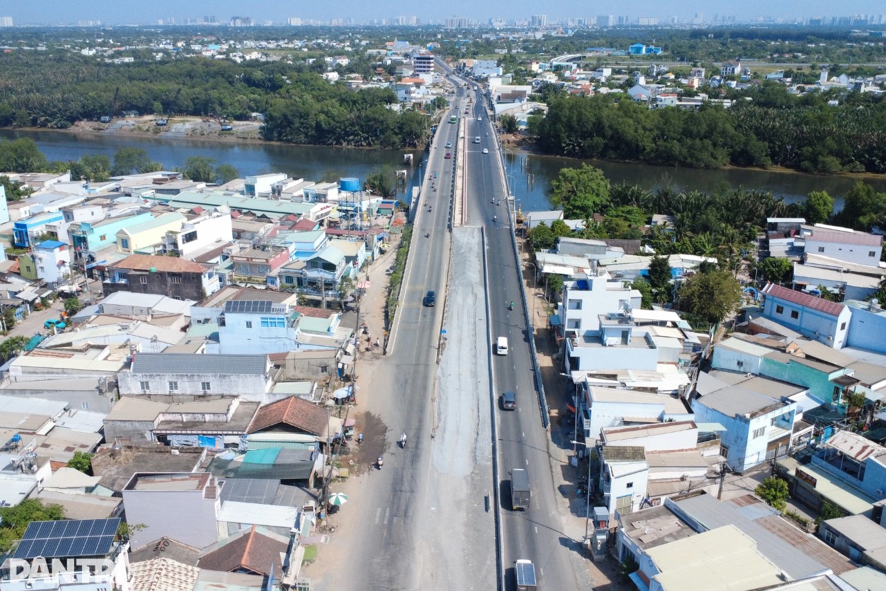 Xây dựng cầu Ông Thìn