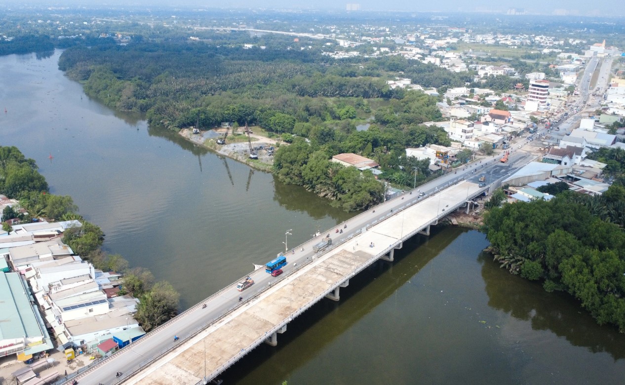 Xây dựng cầu Ông Thìn