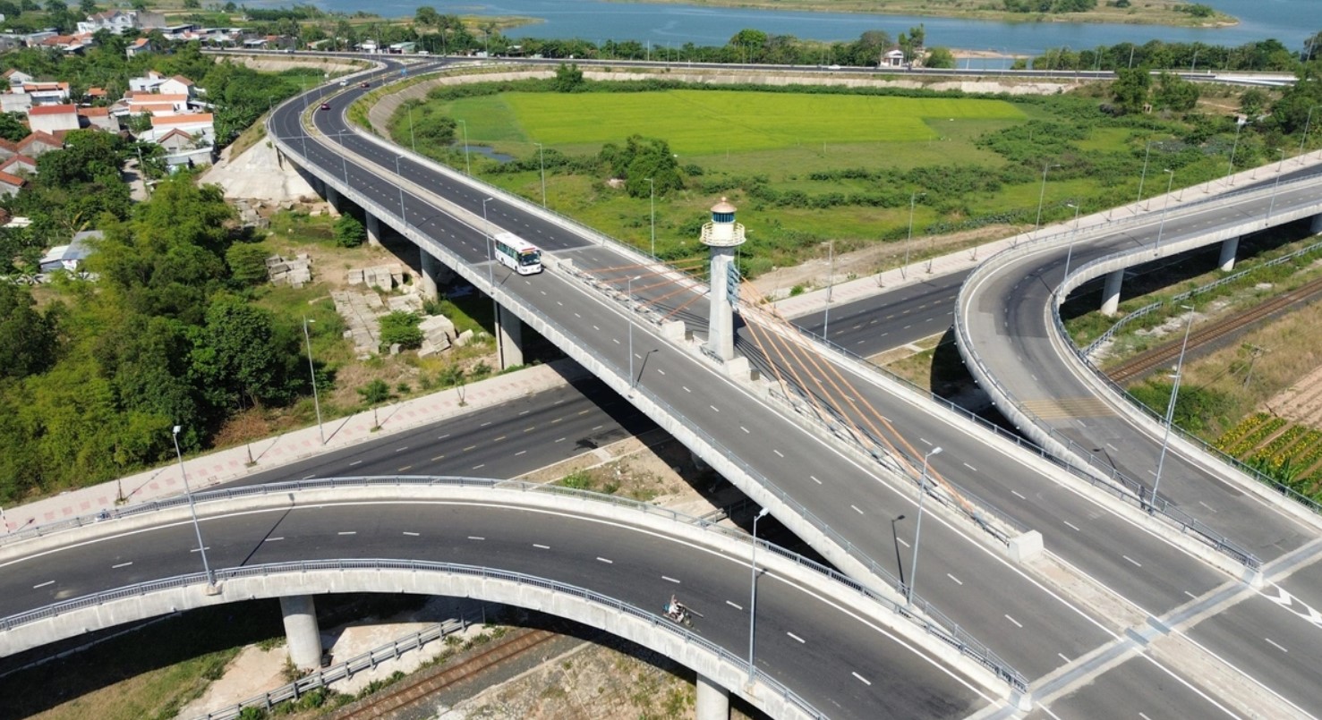 Nút giao thông khác mức đường số 2 khu đô thị Nam TP. Tuy Hoà – đường Nguyễn Văn Linh