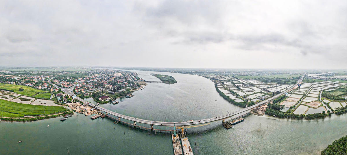 Contract Package No. 4: Construction, project: Repair of Gianh Bridge at Km625+500, National Highway 1, Quang Binh Province