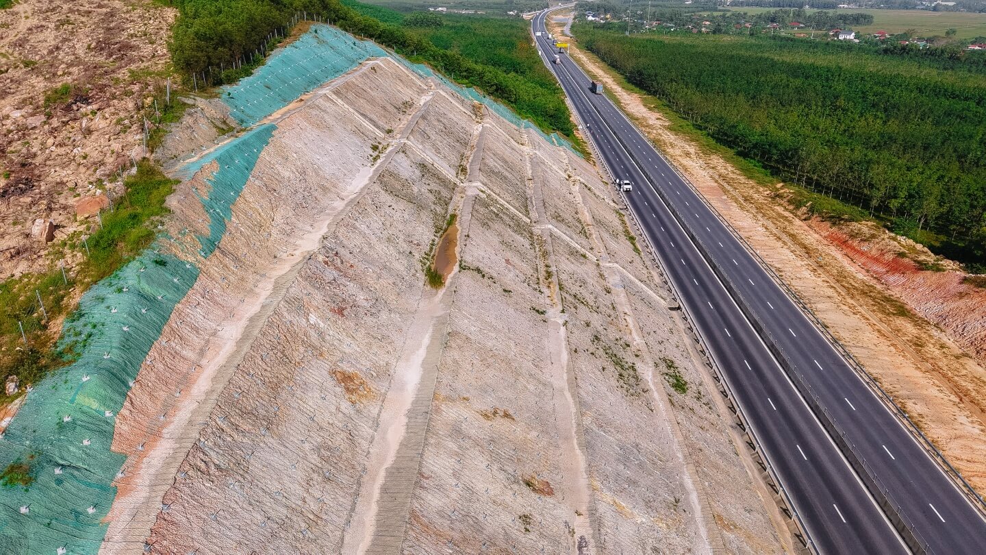 Van Ninh – Cam Lo Expressway