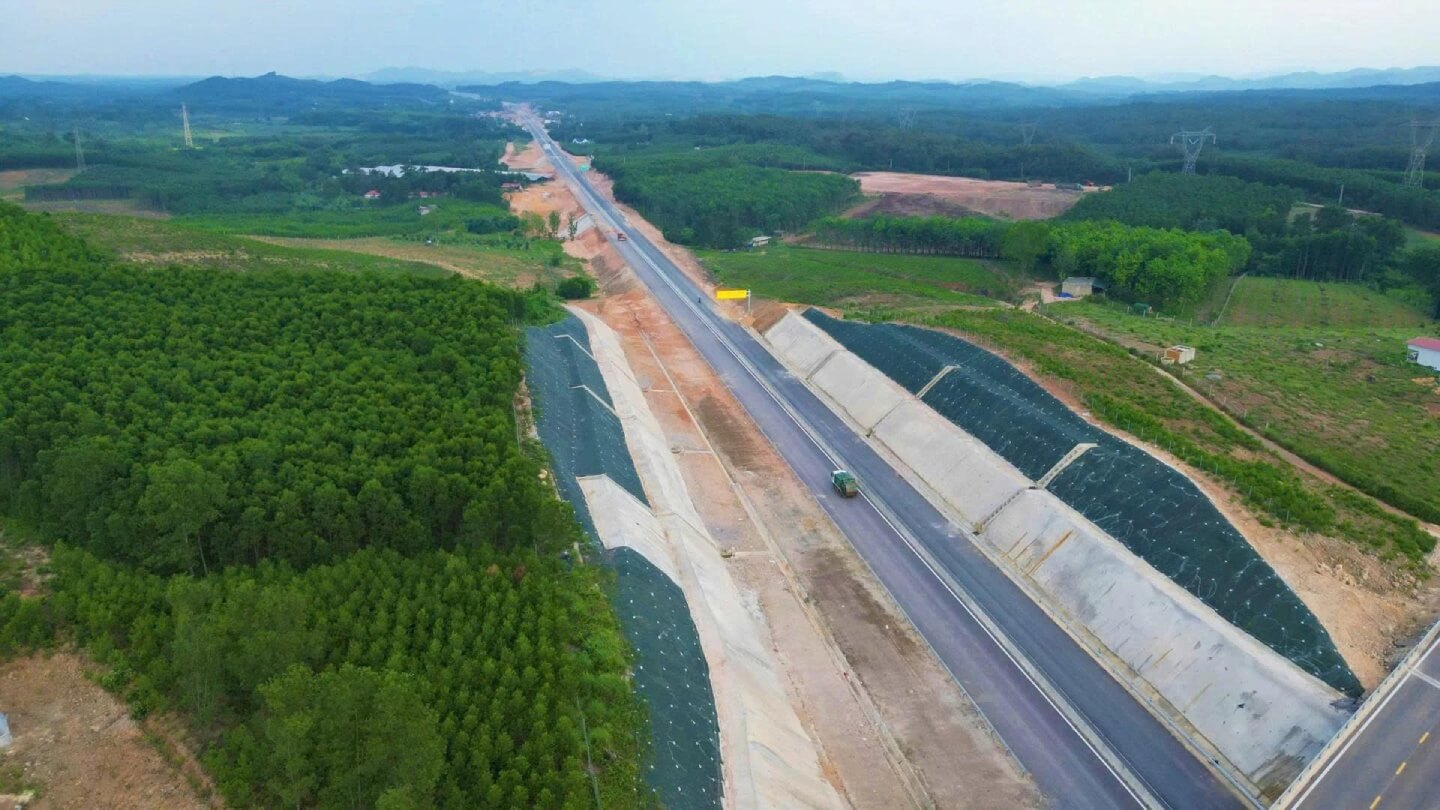 Van Ninh – Cam Lo Expressway