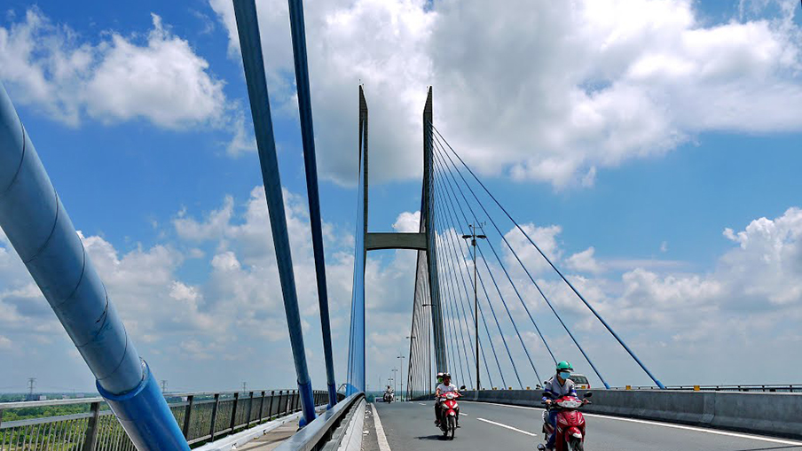 Vinh Hung repaired the first cable-stayed bridge in Vietnam