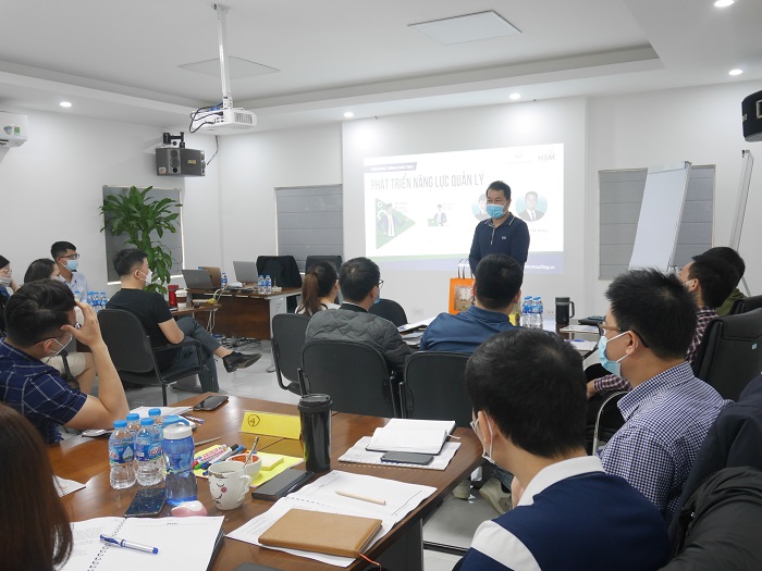 Vinh Hung invests in enhancing management capacity for middle managers in 2021