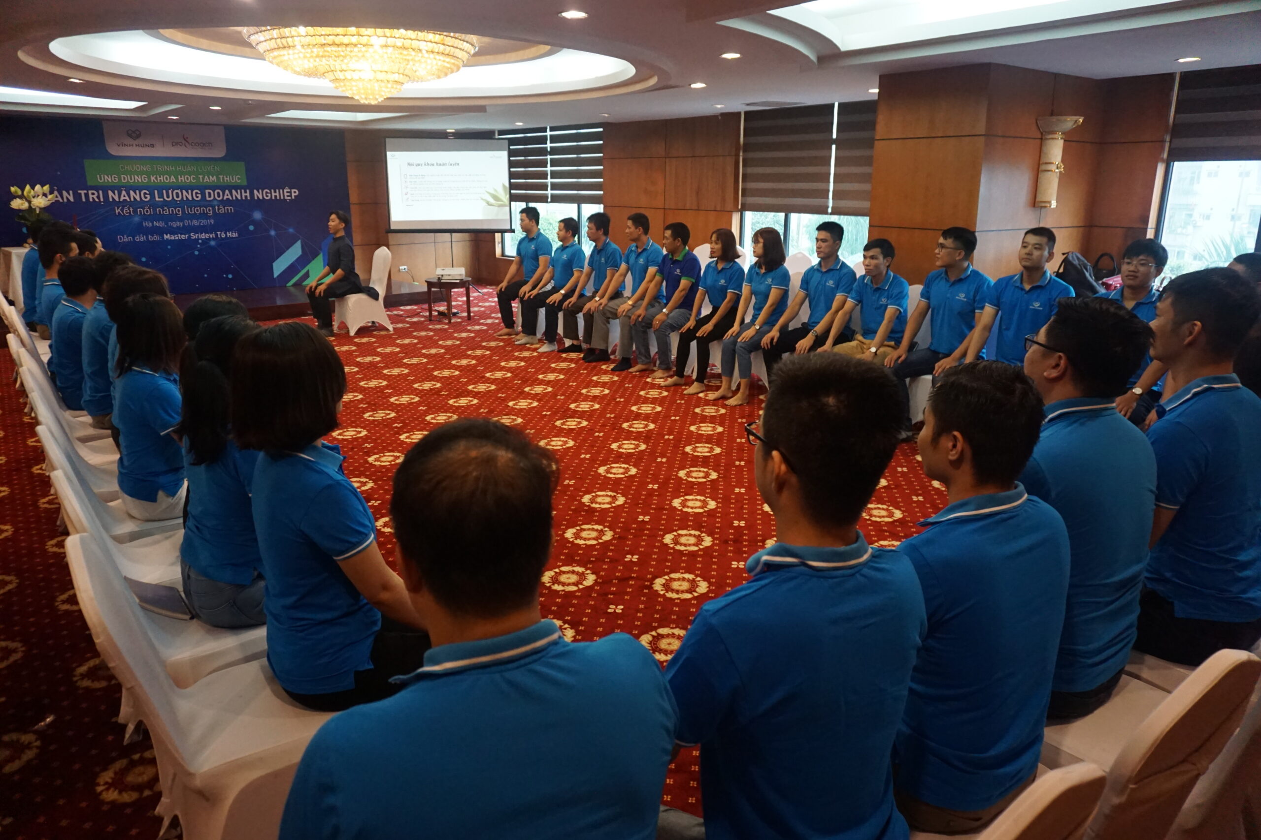 VINHHUNG PAYS SPECIAL ATTENTION TO INVEST IMPROVING IN MANAGEMENT TEAM’S CAPACITY