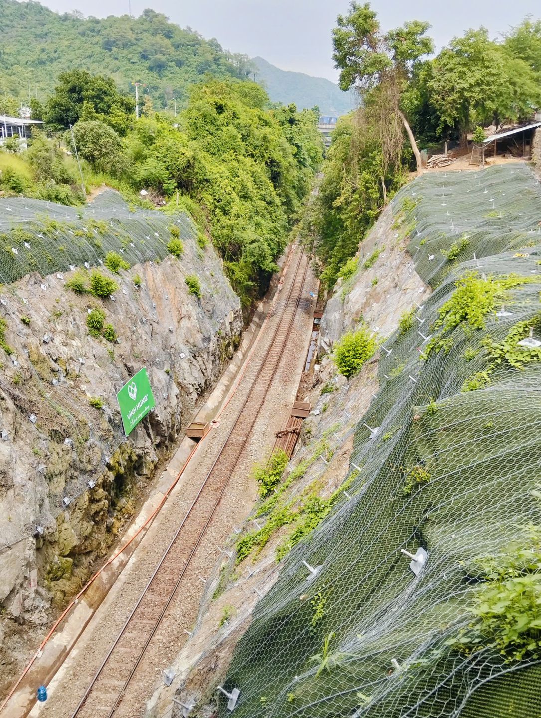 Railway Tunnel through Ru Ri Pass