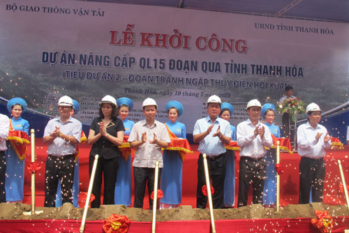 GROUNDBREAKING CEREMONY OF PROJECT UPGRADING NATIONAL HIGHWAY 15, SECTION PASSING THANH HOA PROVINCE