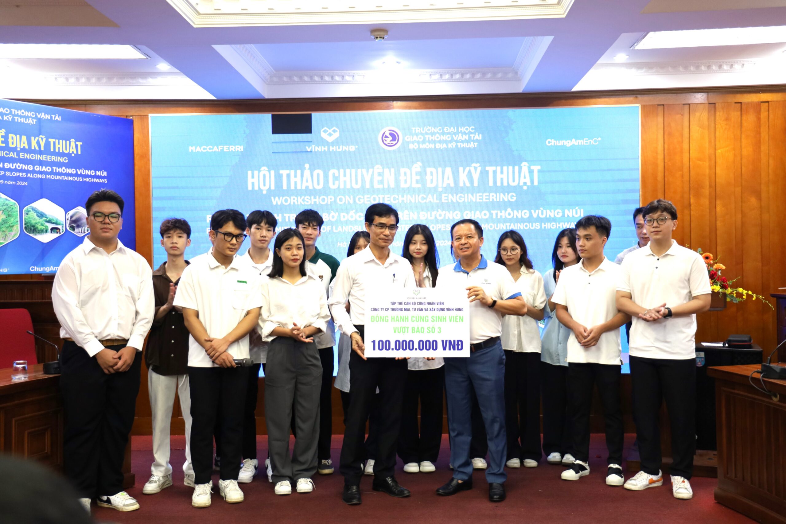 VINH HUNG AWARDED SCHOLARSHIPS TO STUDENTS OF THE UNIVERSITY OF TRANSPORTATION AND COMMUNICATIONS (UTC) AFFECTED BY YAGI TYPHOON