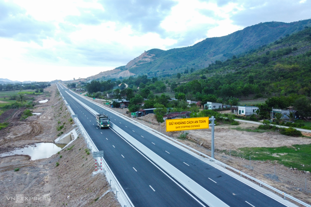OFFICIALLY OPEN TO TRAFFIC ON VINH HAO – PHAN THIET AND NHA TRANG – CAM LAM EXPRESSWAY