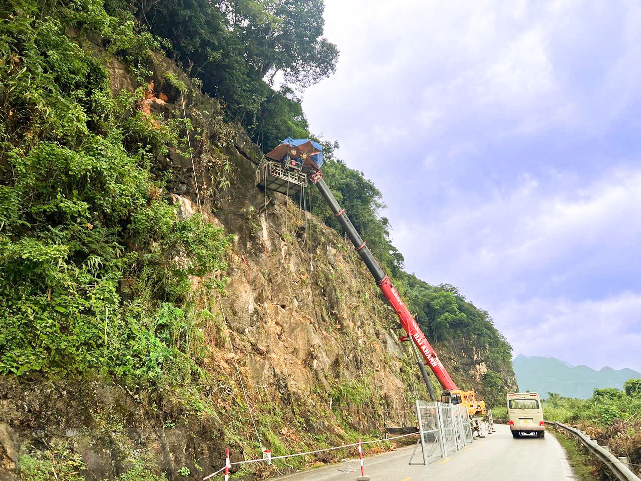 National Highway 6, Hoa Binh Province