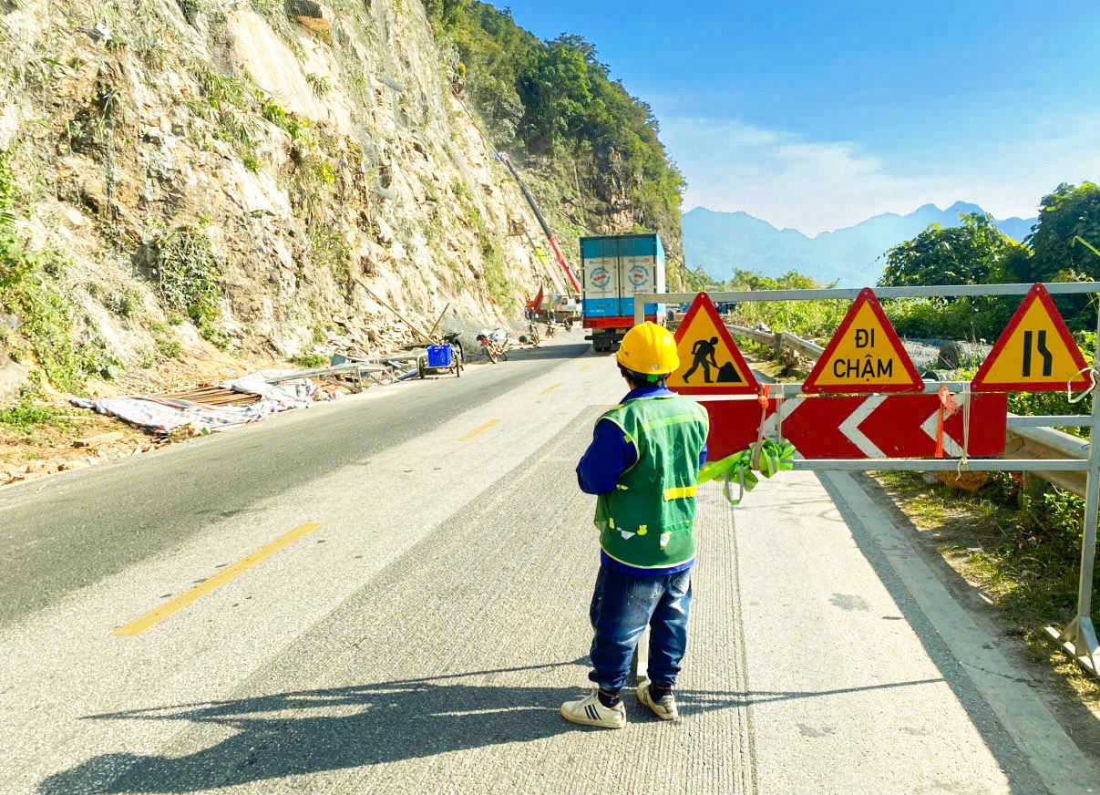National Highway 6, Hoa Binh Province