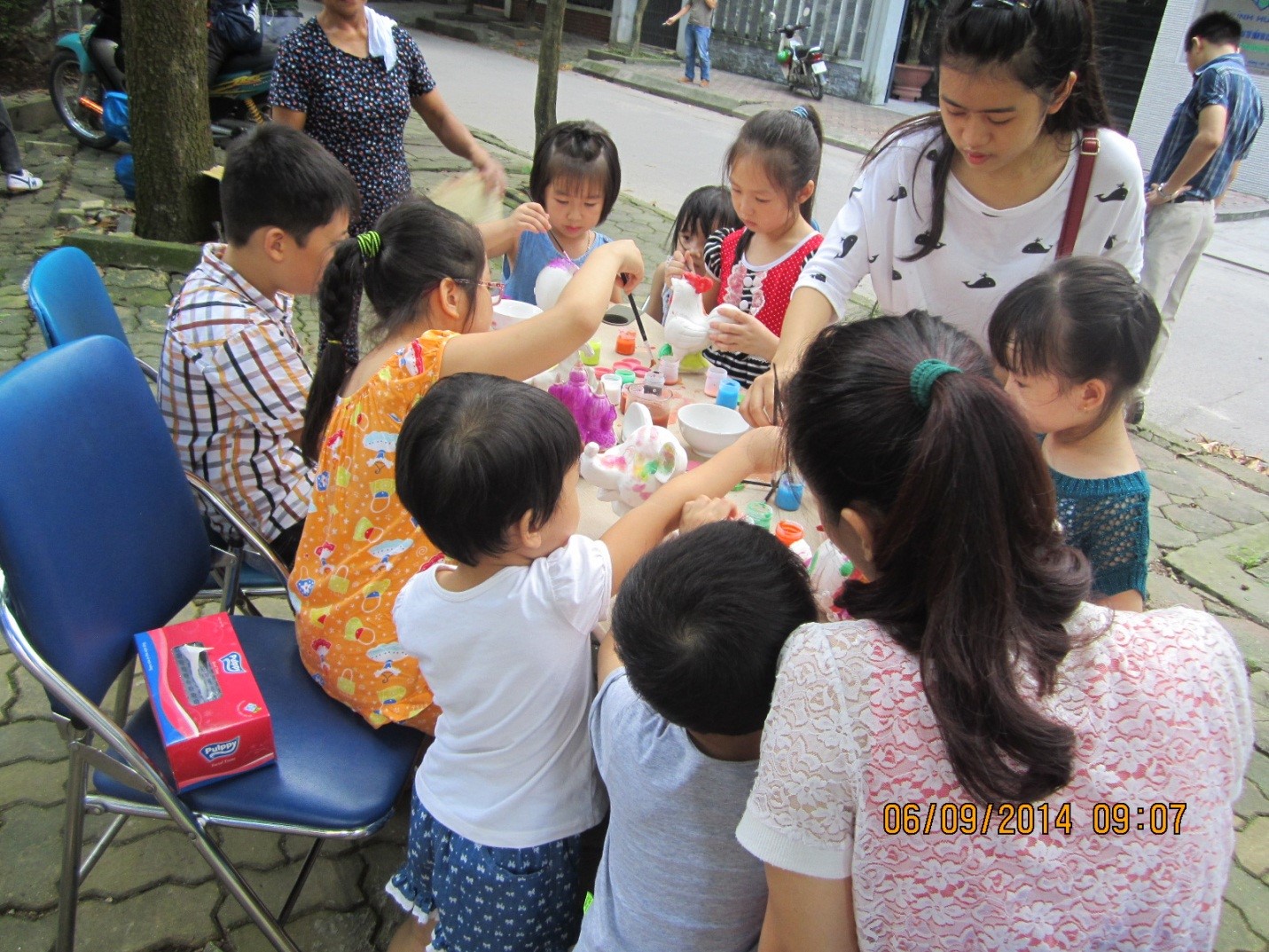 VINH HUNG ORGANIZED THE MID-AUTUMN FESTIVAL FOR CHILDREN