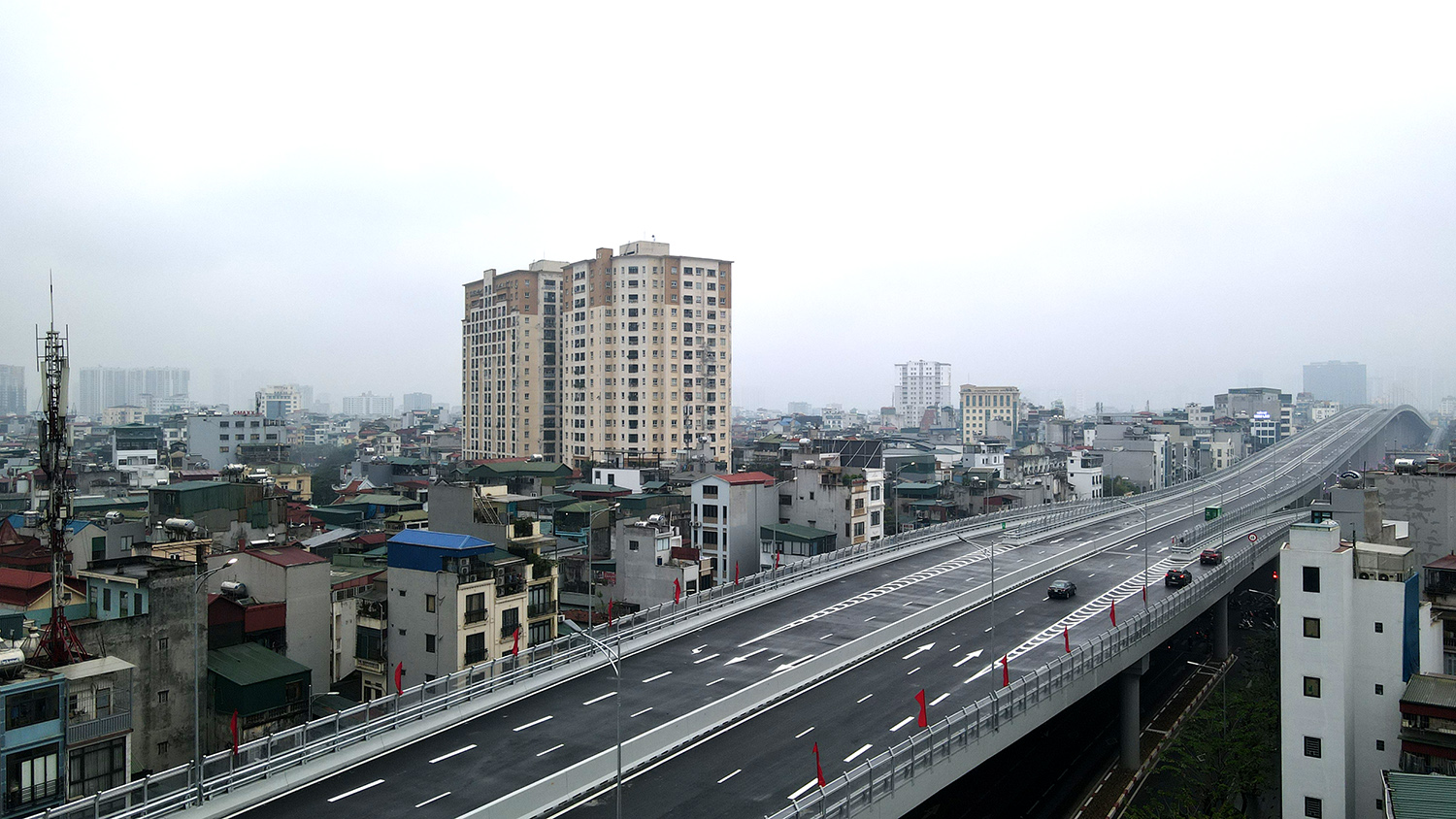 Hanoi’s elevated ring road No.2 opened to traffic – nearly 18.000m2 noise barriers completely installed