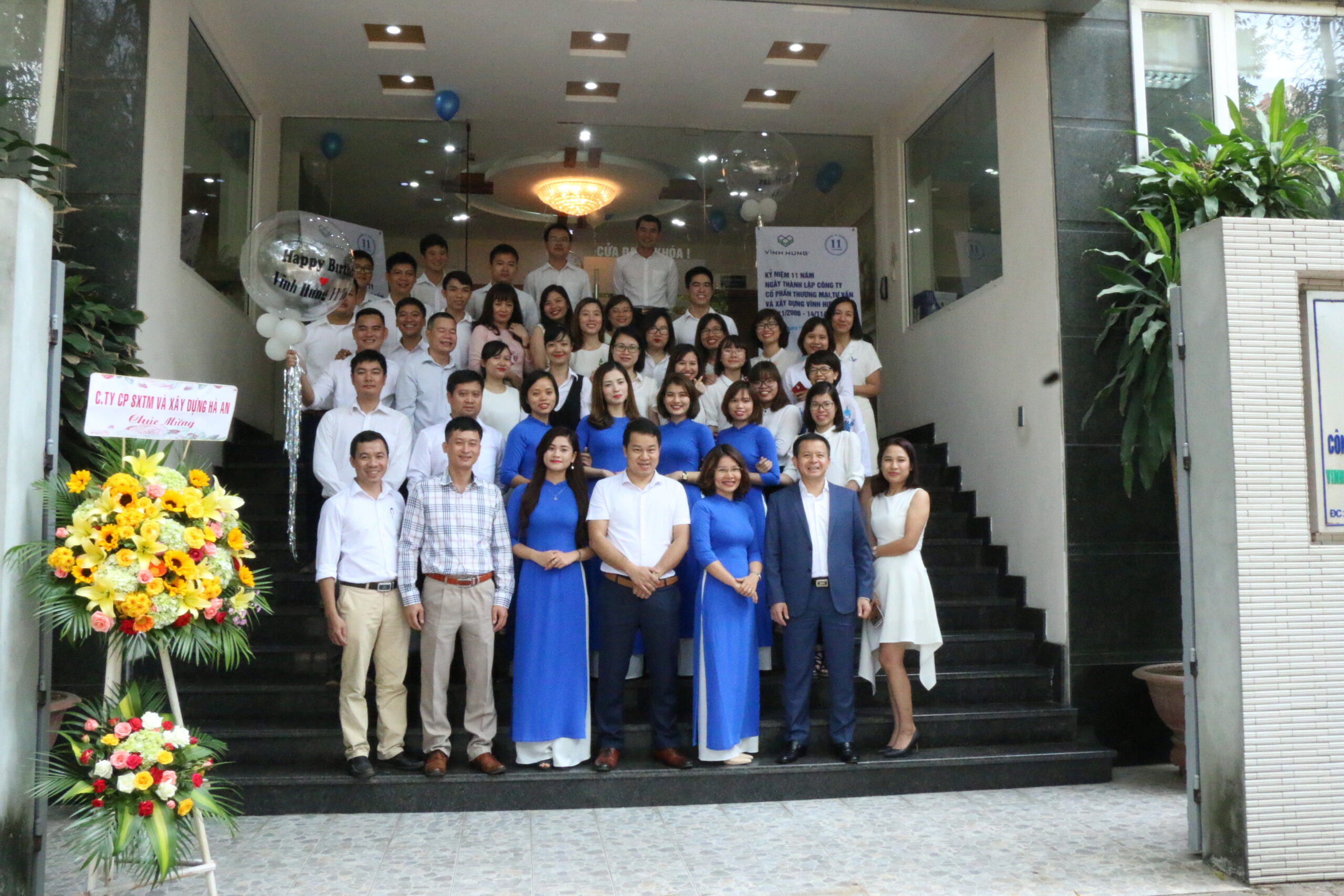 VINH HUNG ORGANIZED 11 YEARS OLD BIRTHDAY