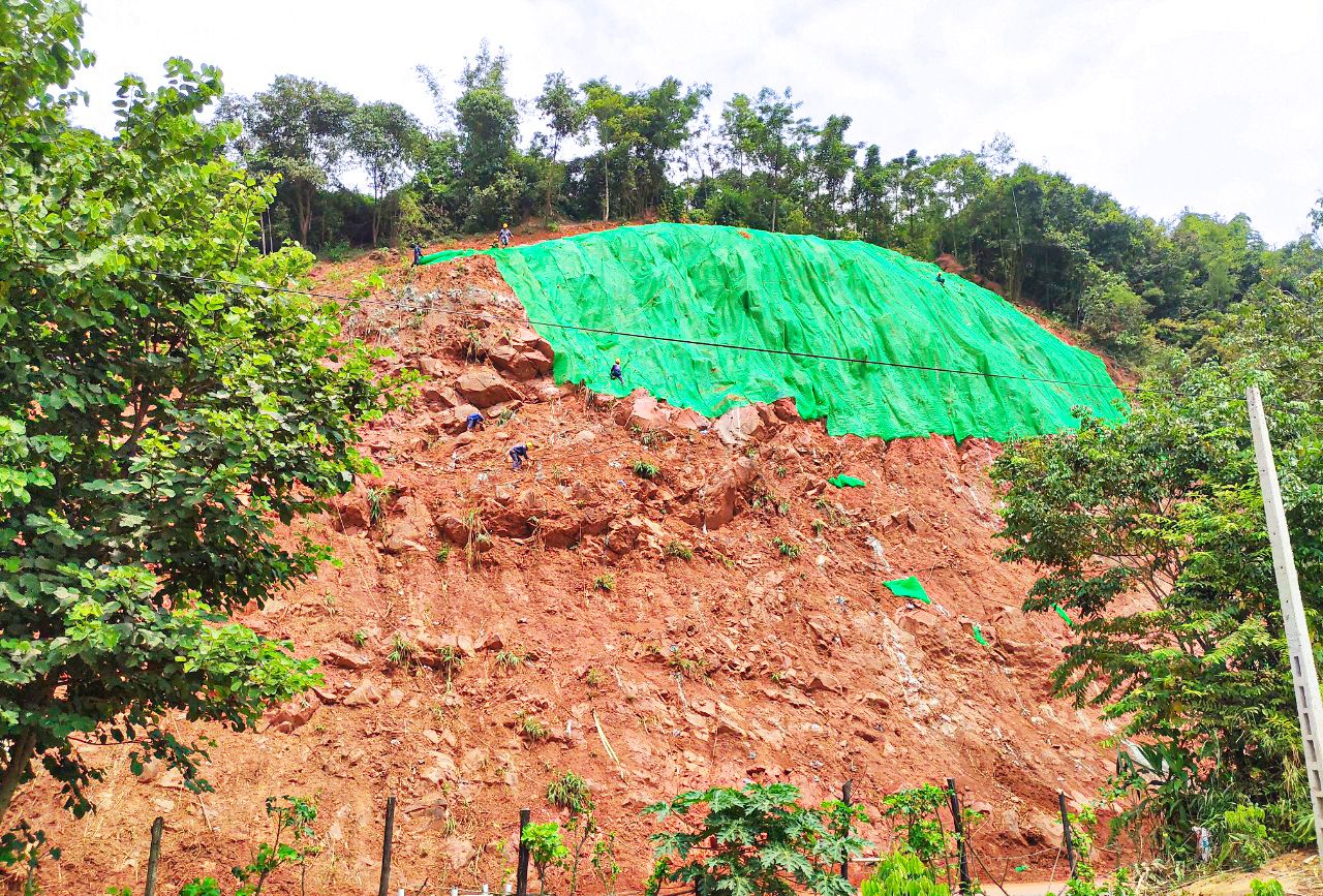 Stabilization of Hazardous Positive Slopes along National Highway 6, Son La Province