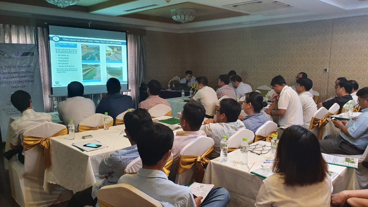 Vinh hung and maccaferri organized a workshop on solutions of anchorage gabions, reinforced soil walls for hydraulic construction
