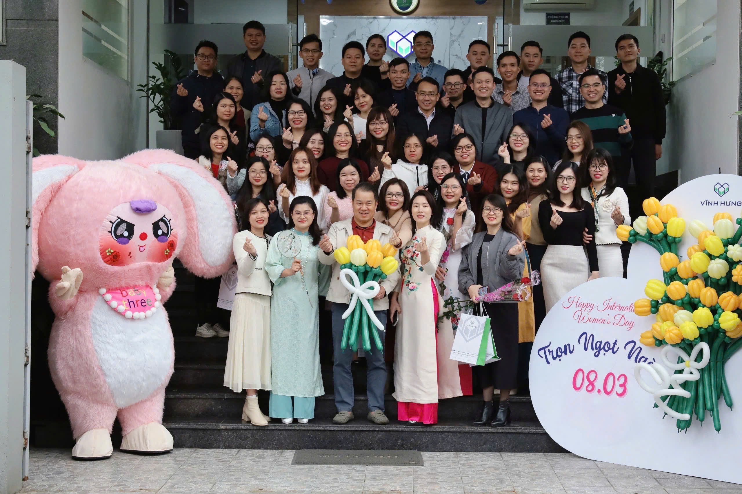 VINH HUNG CELEBRATES AN EXCITING INTERNATIONAL WOMEN’S DAY ON MARCH 8